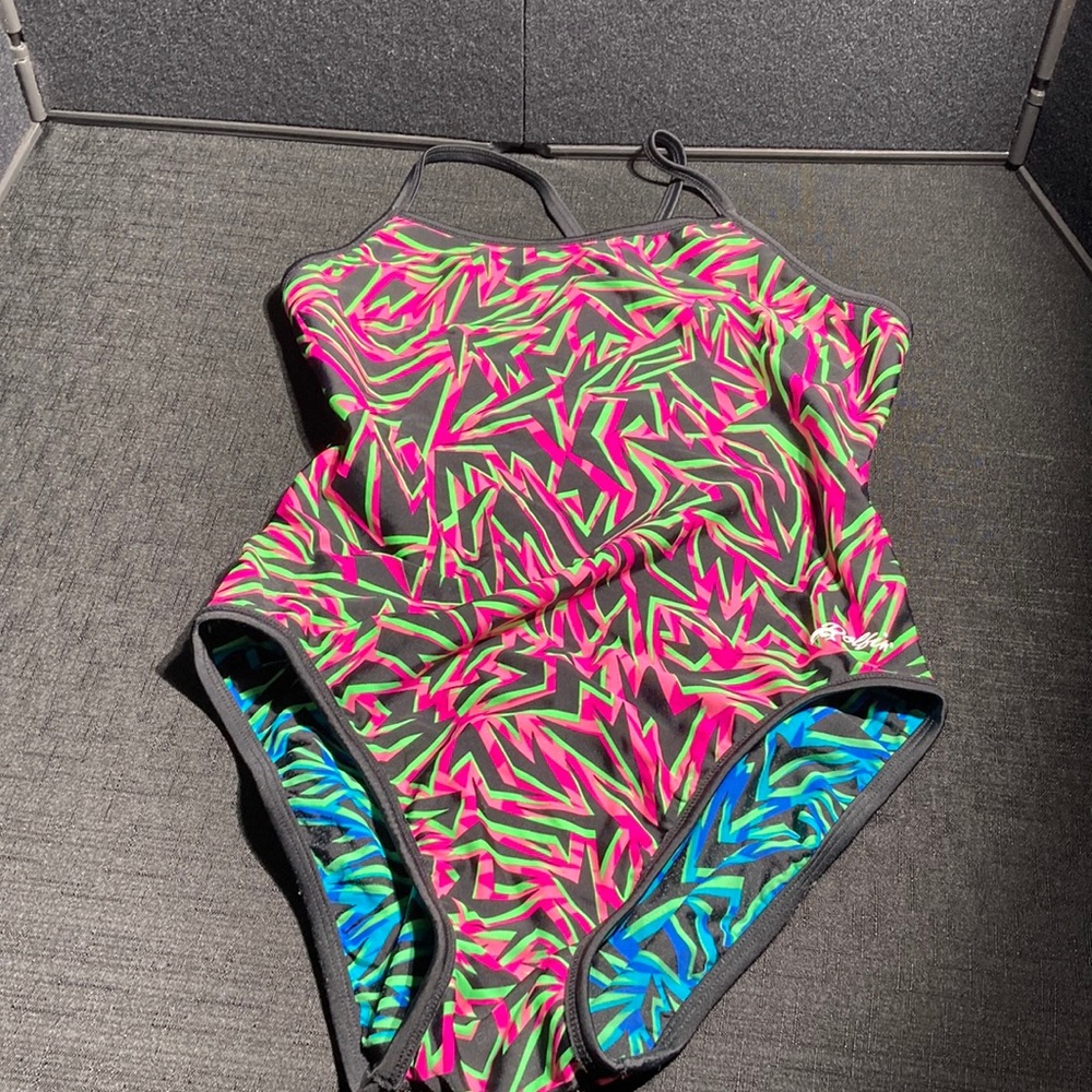 Dolfin Bathing Suit size women’s Small